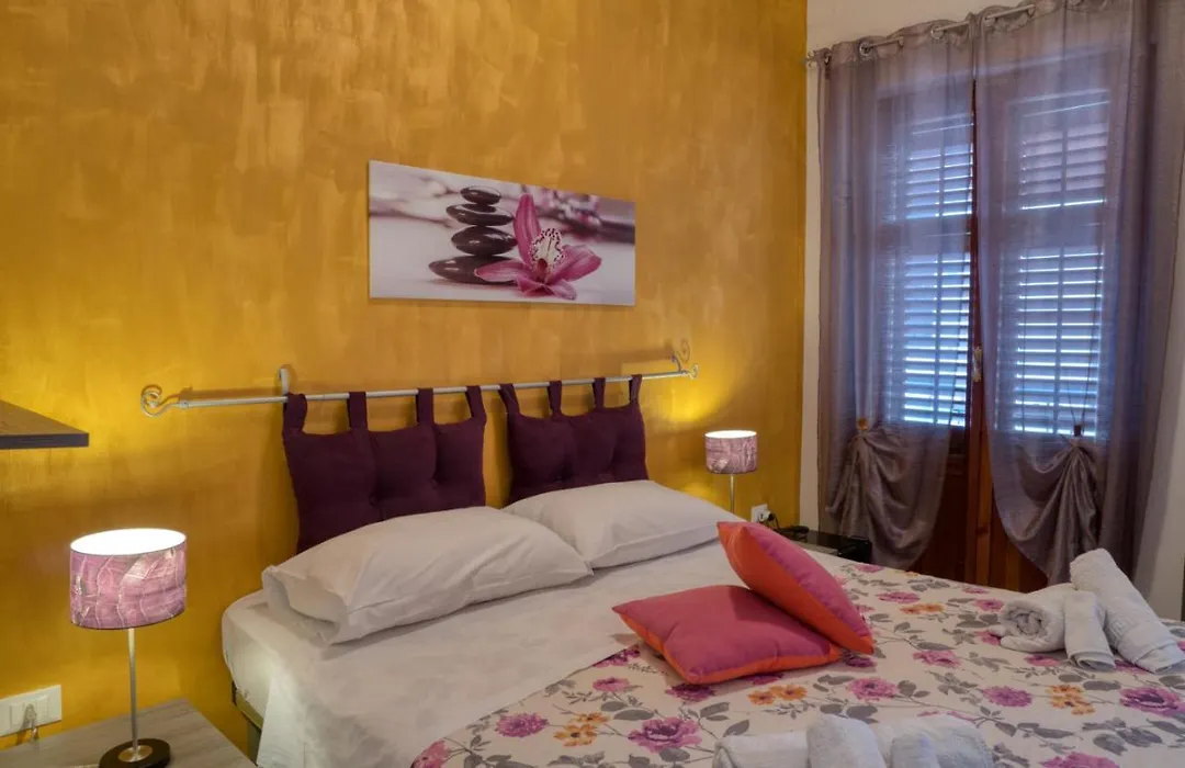 Daphne B&B-1