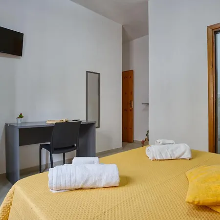 Daphne B&B-2